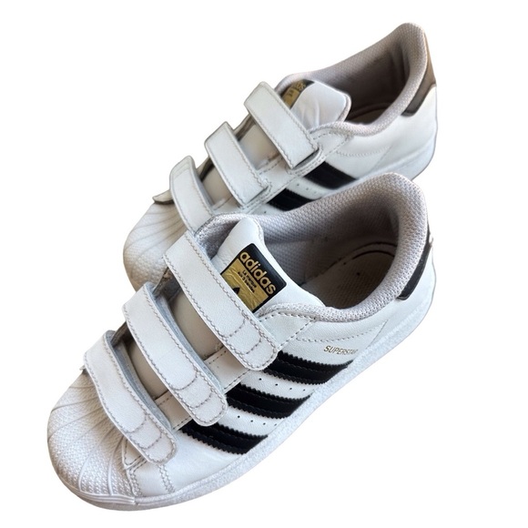 Pre-loved Adidas Superstar children shoes - Picture 2 of 10